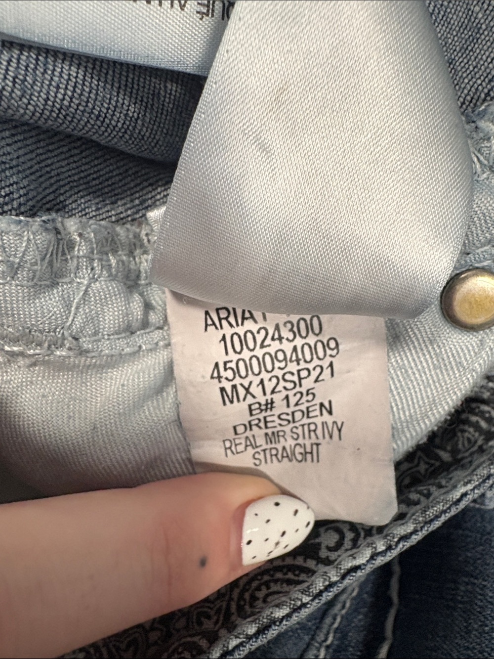 Women’s Ariat Mid Rise Straight Leg Jeans - Picture 3 of 7